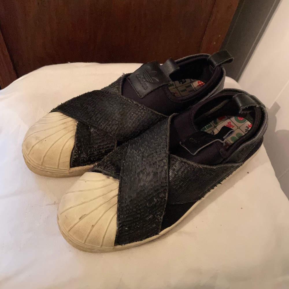 Adidas “Year of the Rooster” Superstar Slip-On Size 5